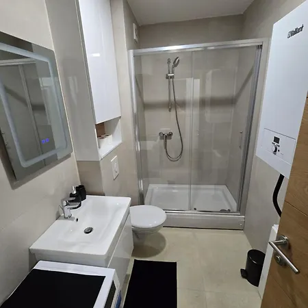 Lux 2 Apartamento *